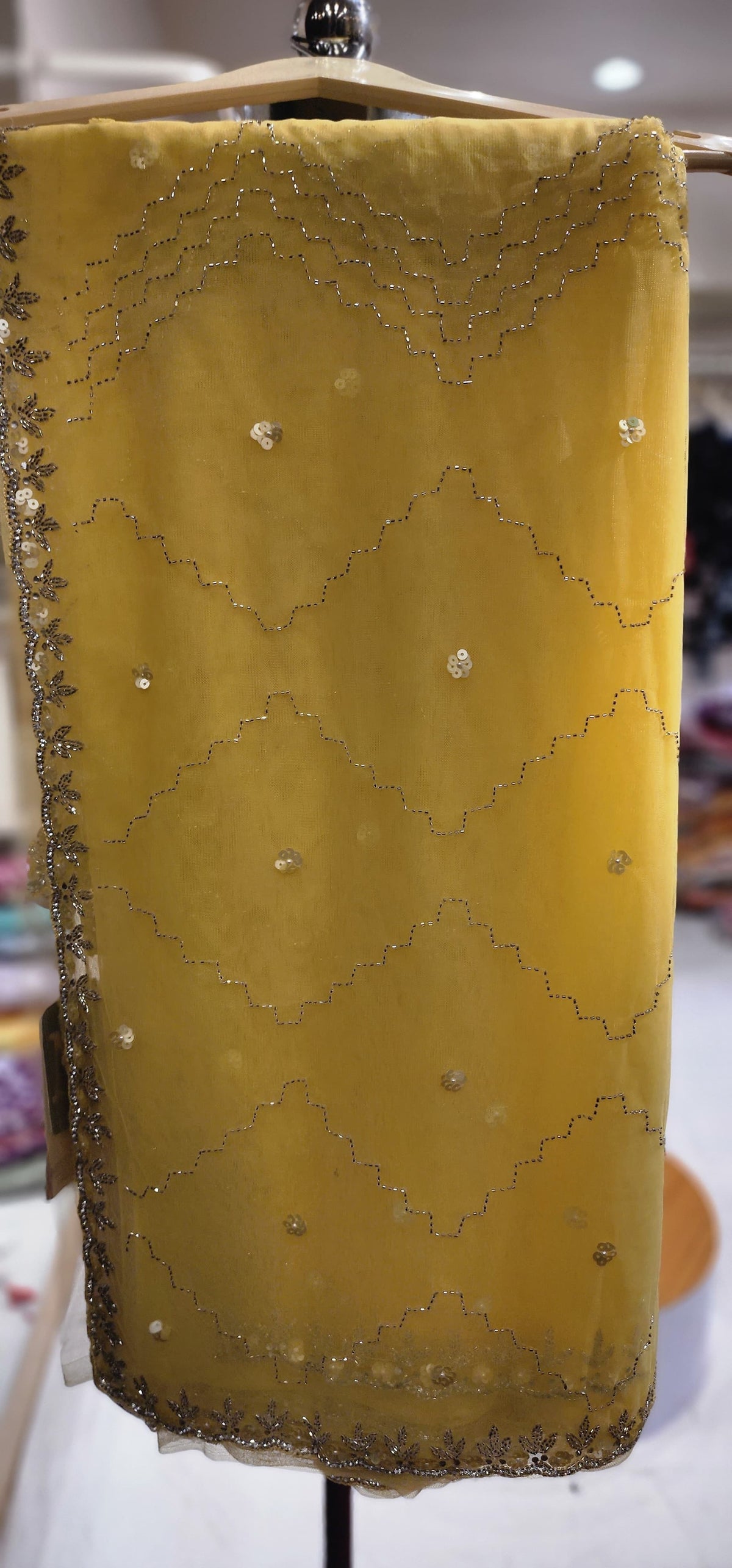 Saree (f000HH)