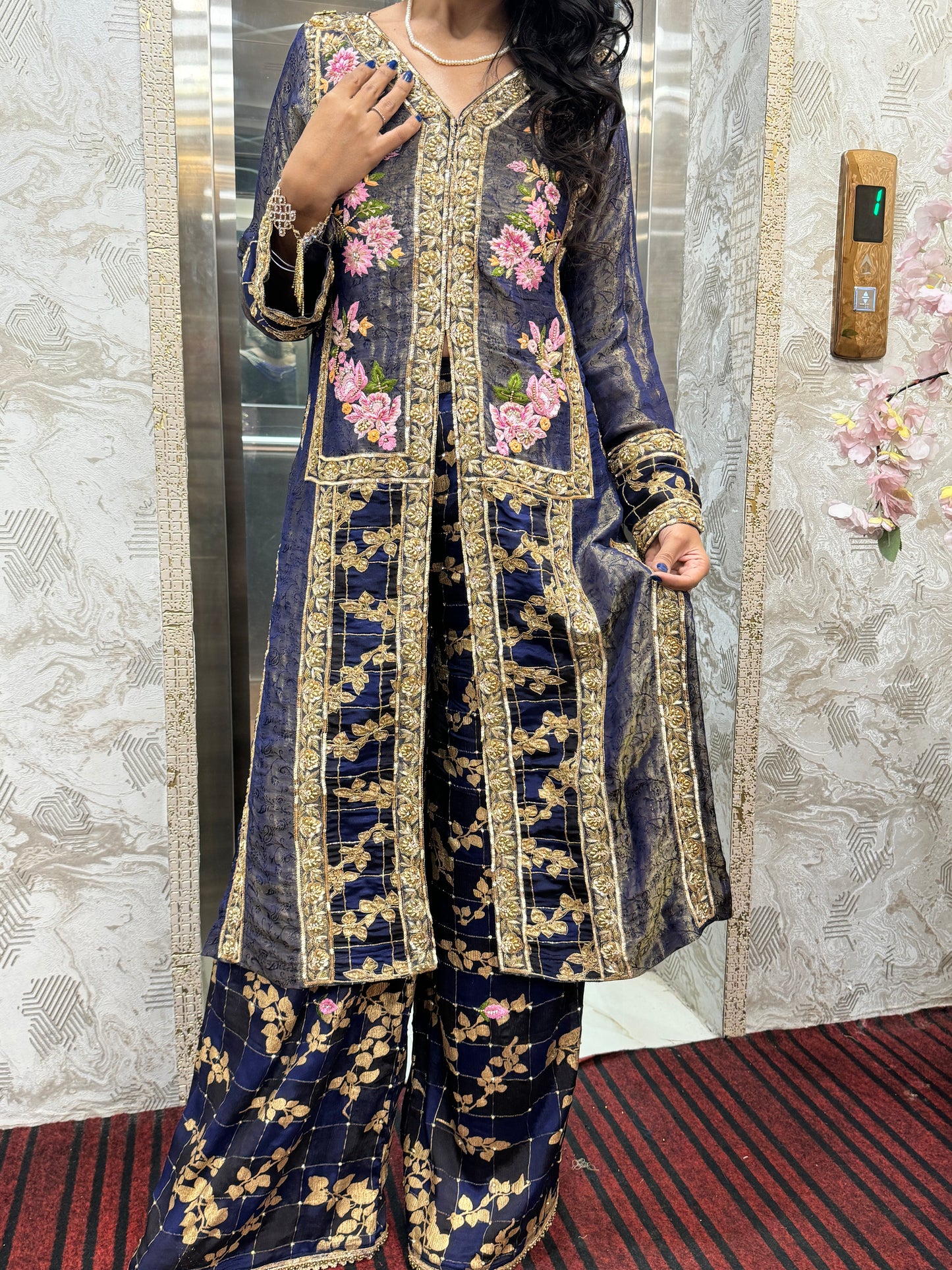 Pakistani suit (M)