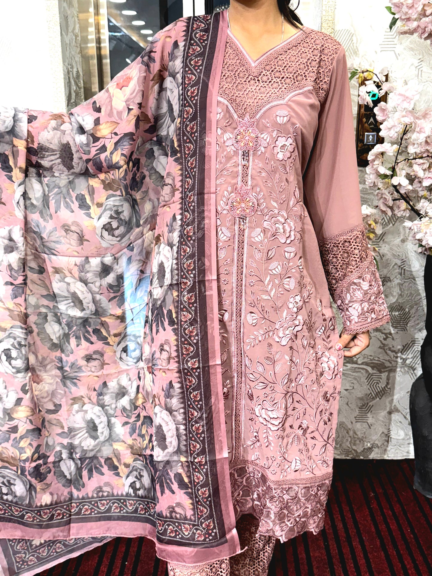 Pakistani suit(M)