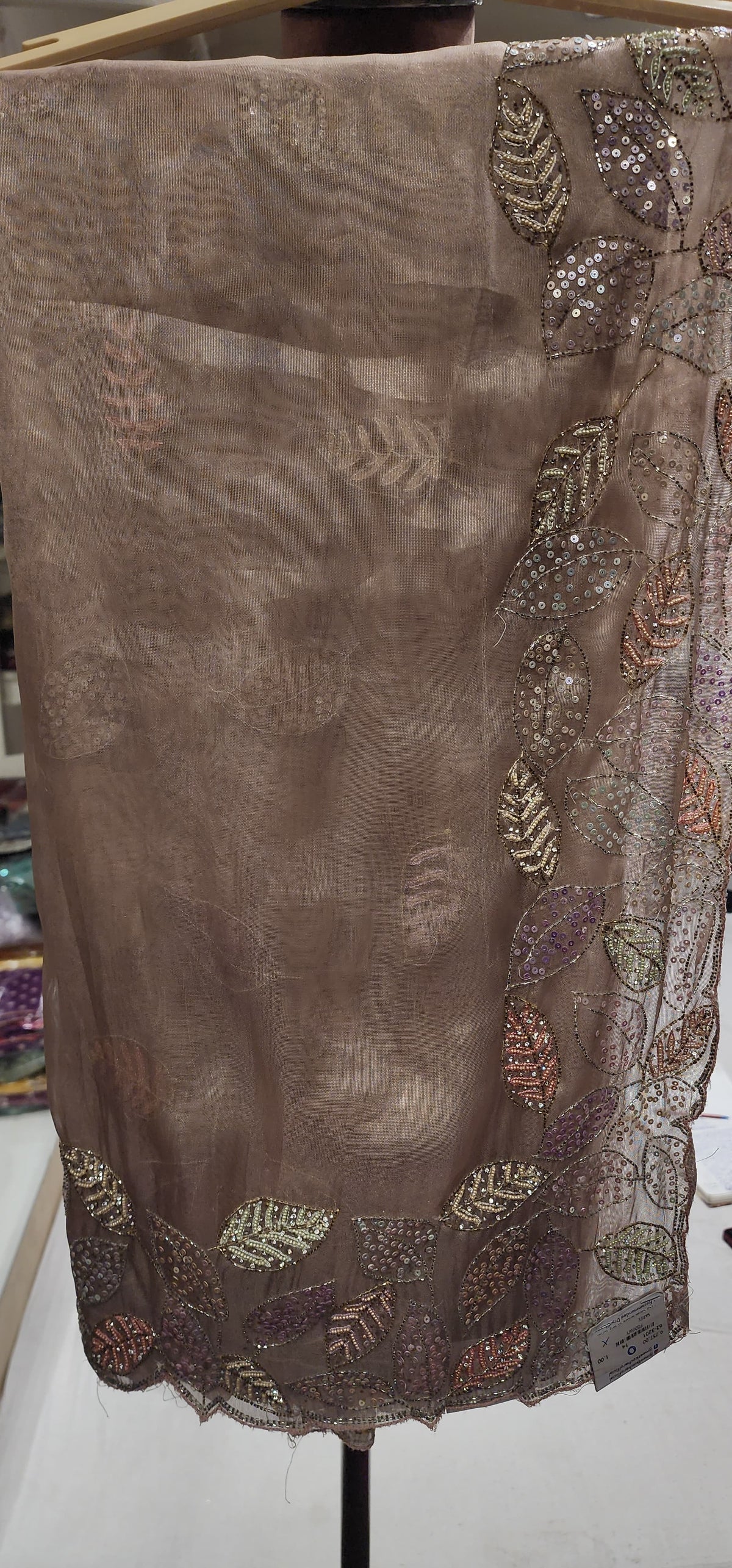 Saree (F000WY)