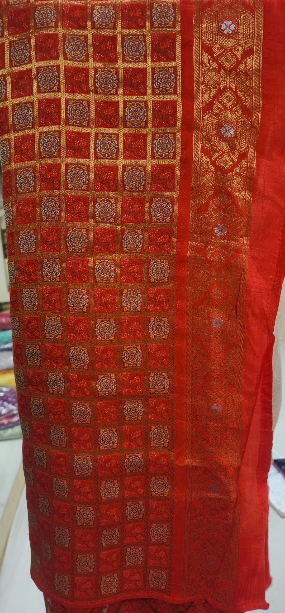 Saree (G000LM)