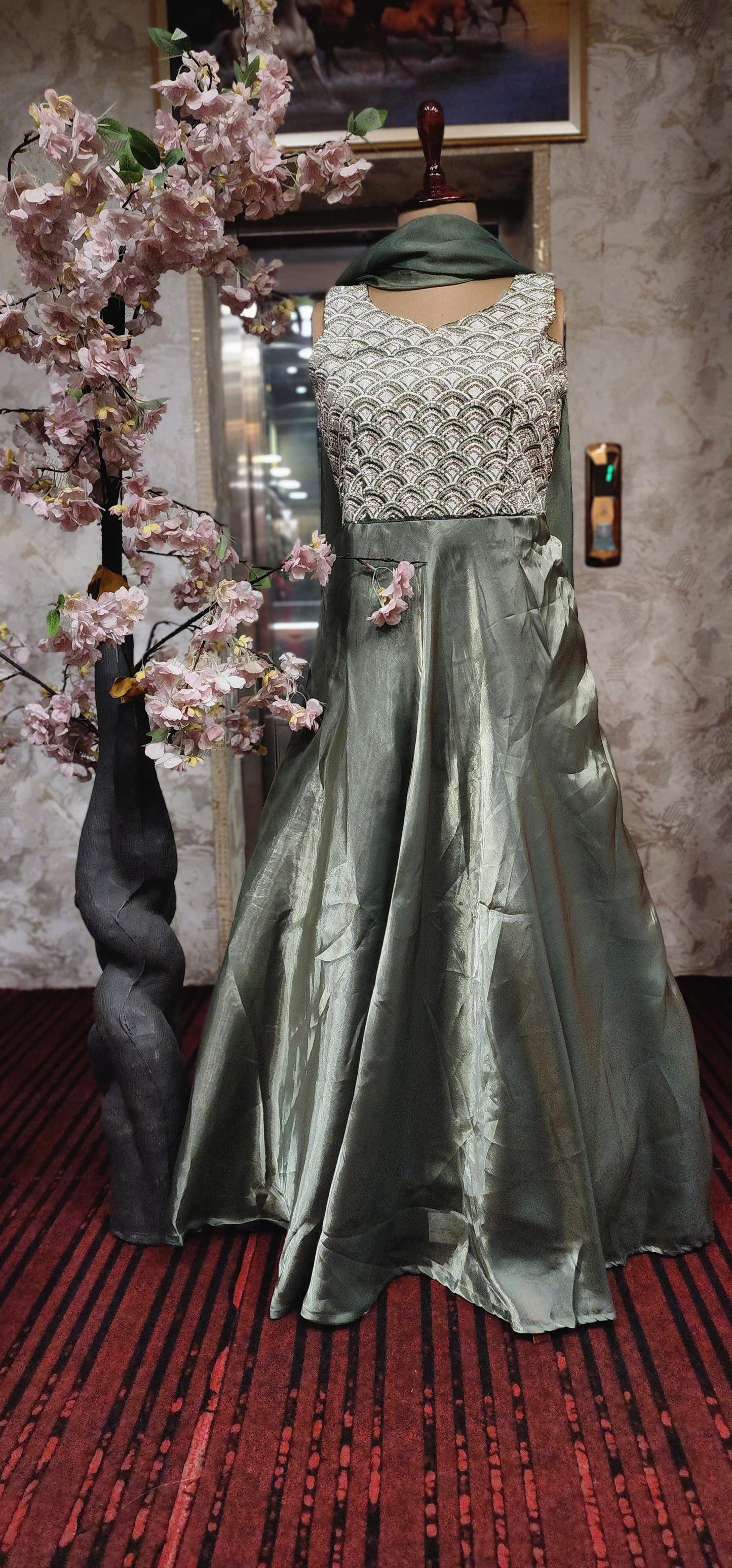 Dress (G01JA)