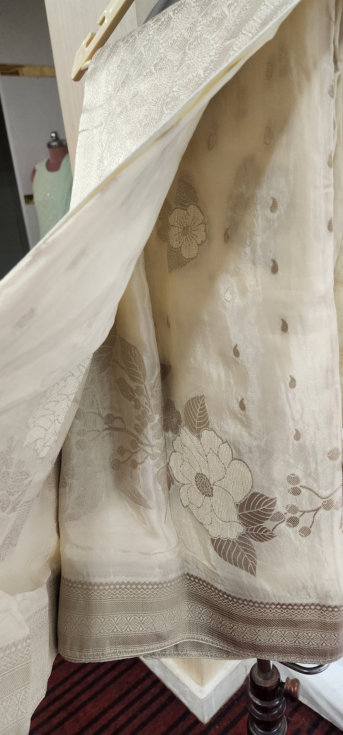 Saree (G01GV)