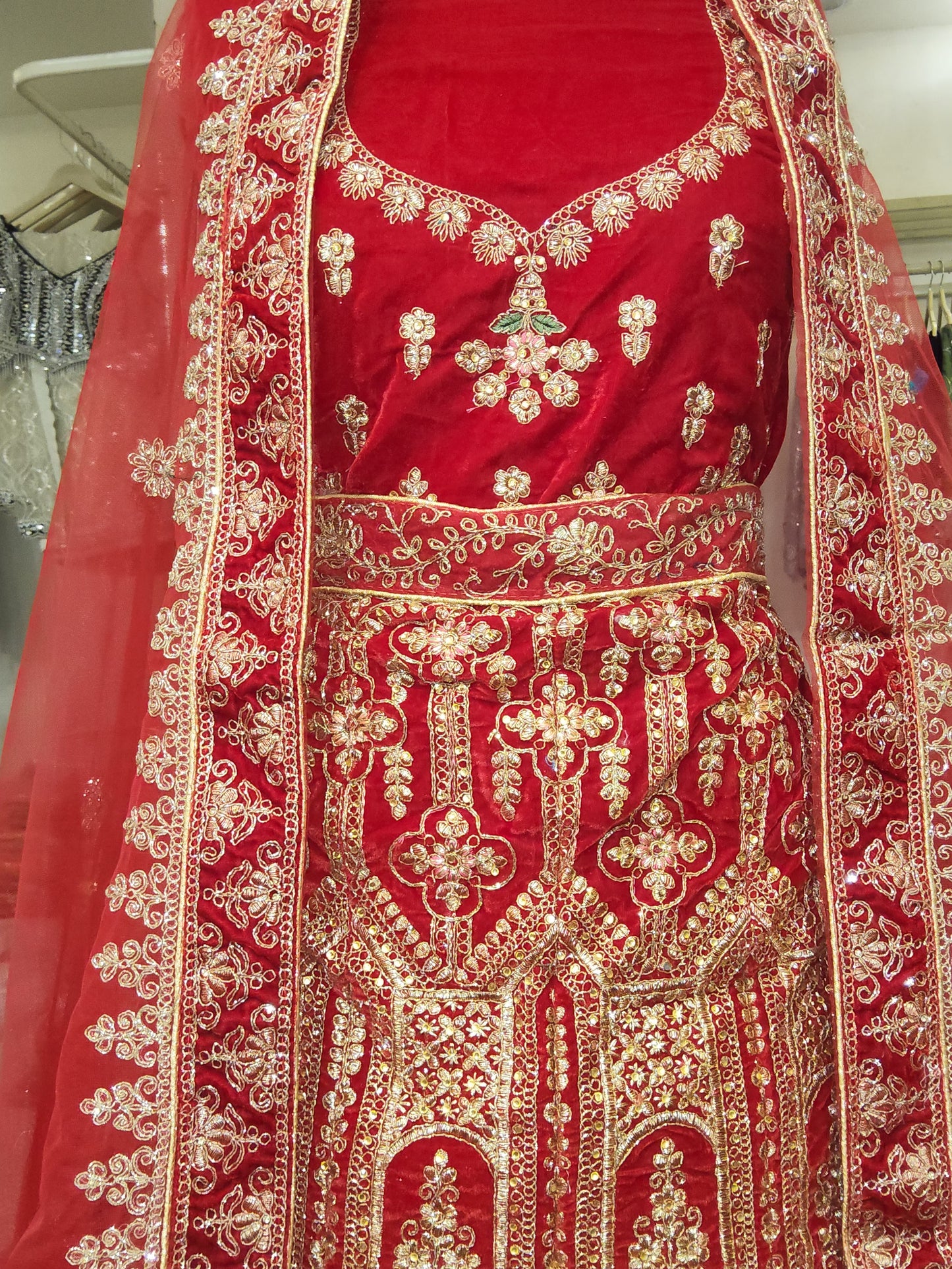 Bridall lehenga (F000GQ)