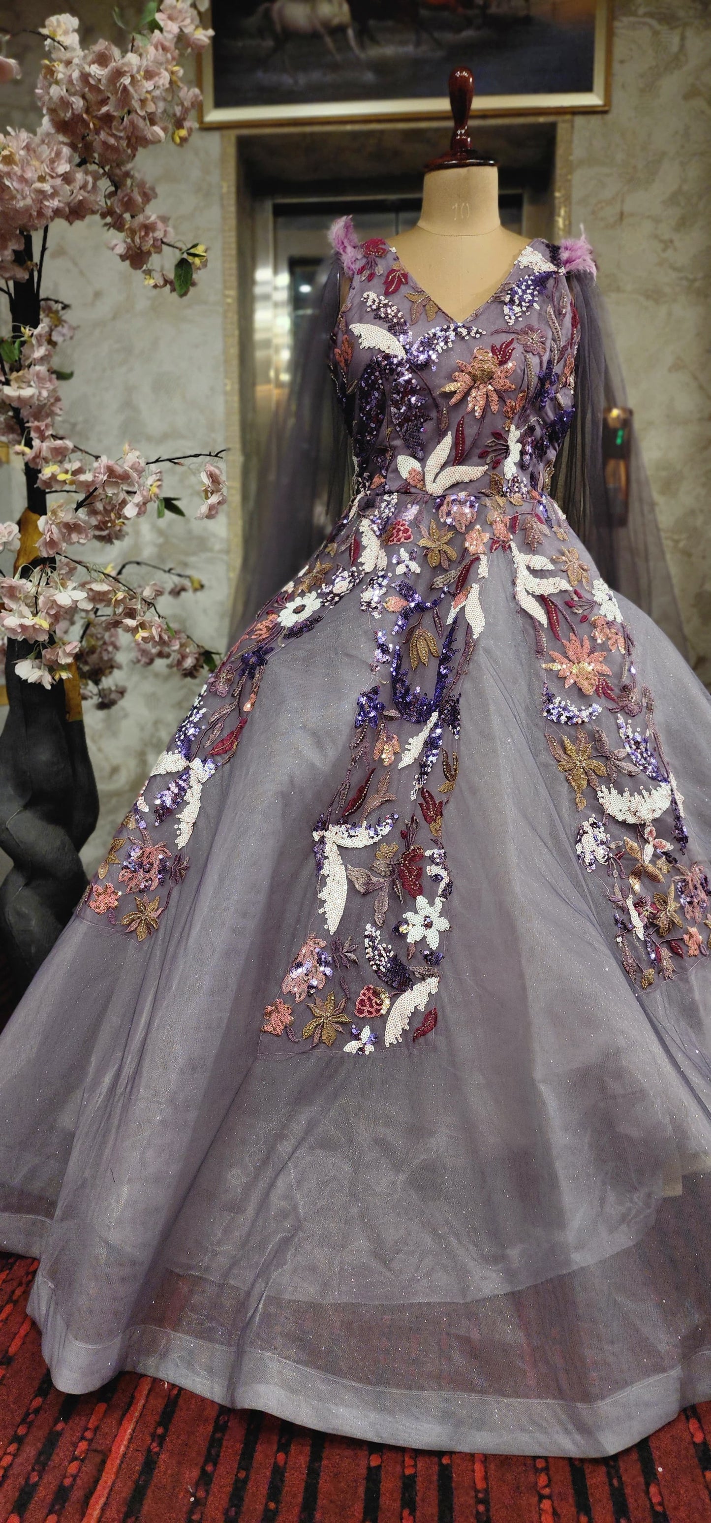 Gown (G01L5)