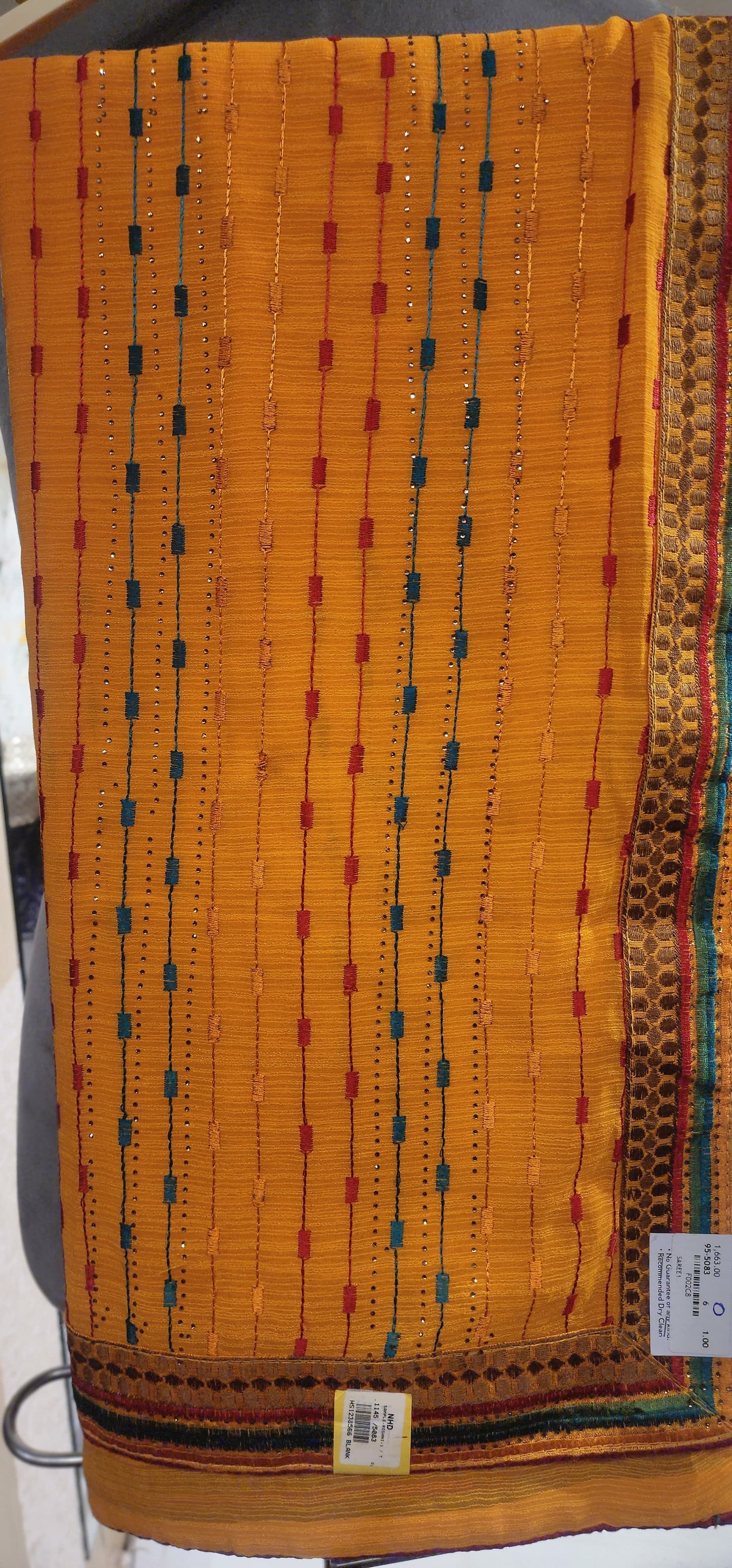Saree (F002C8)