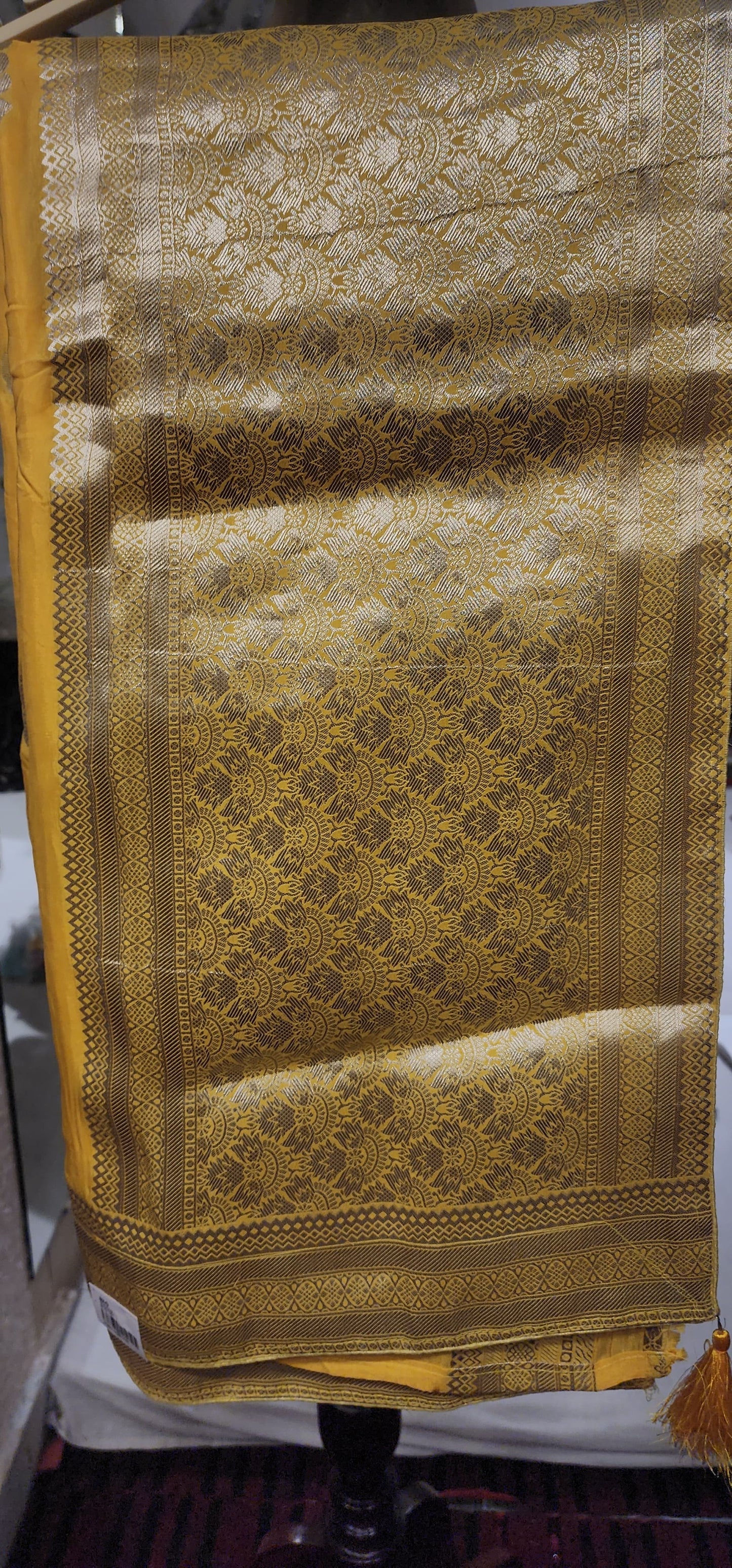 Saree (G01GV)