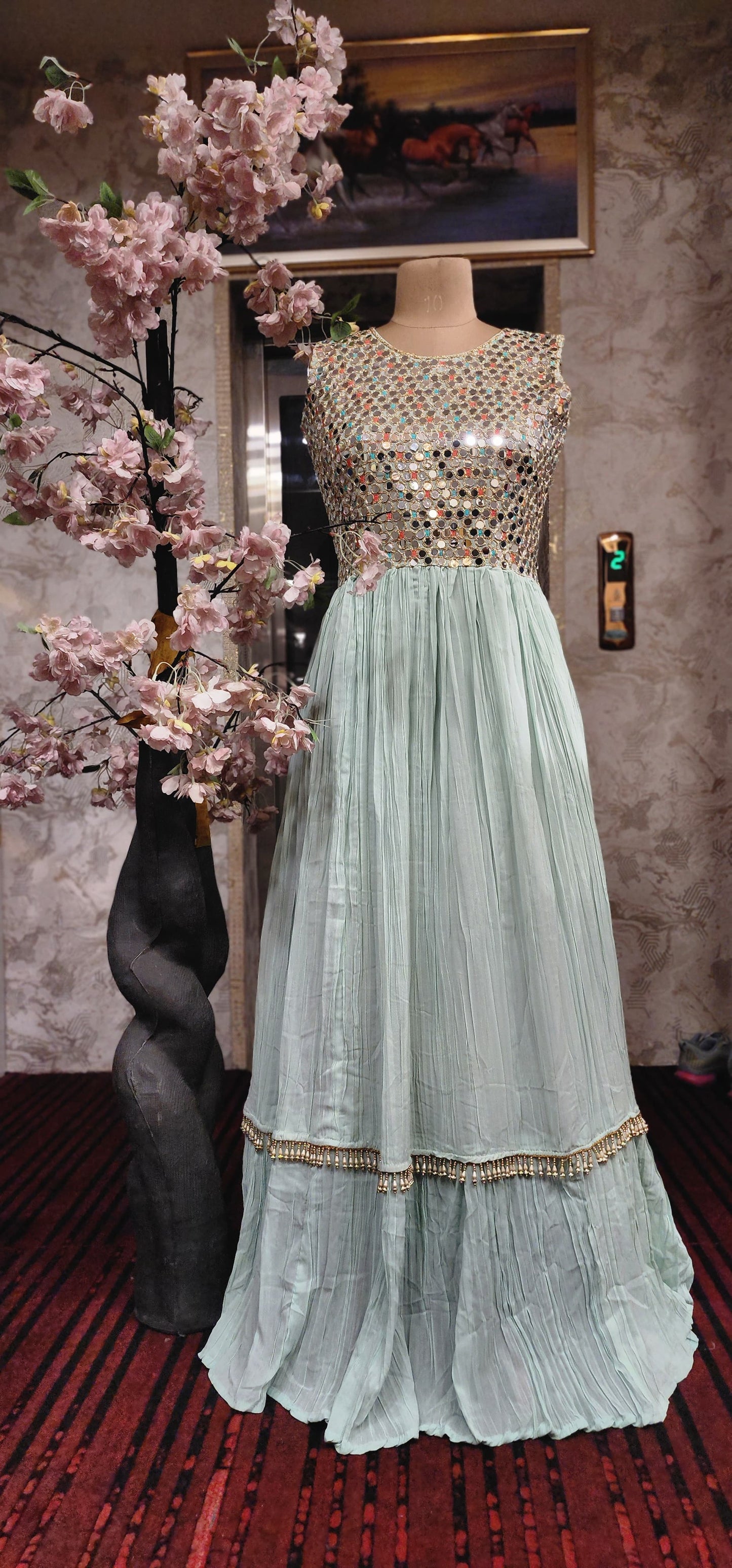 Dress (G000K5)