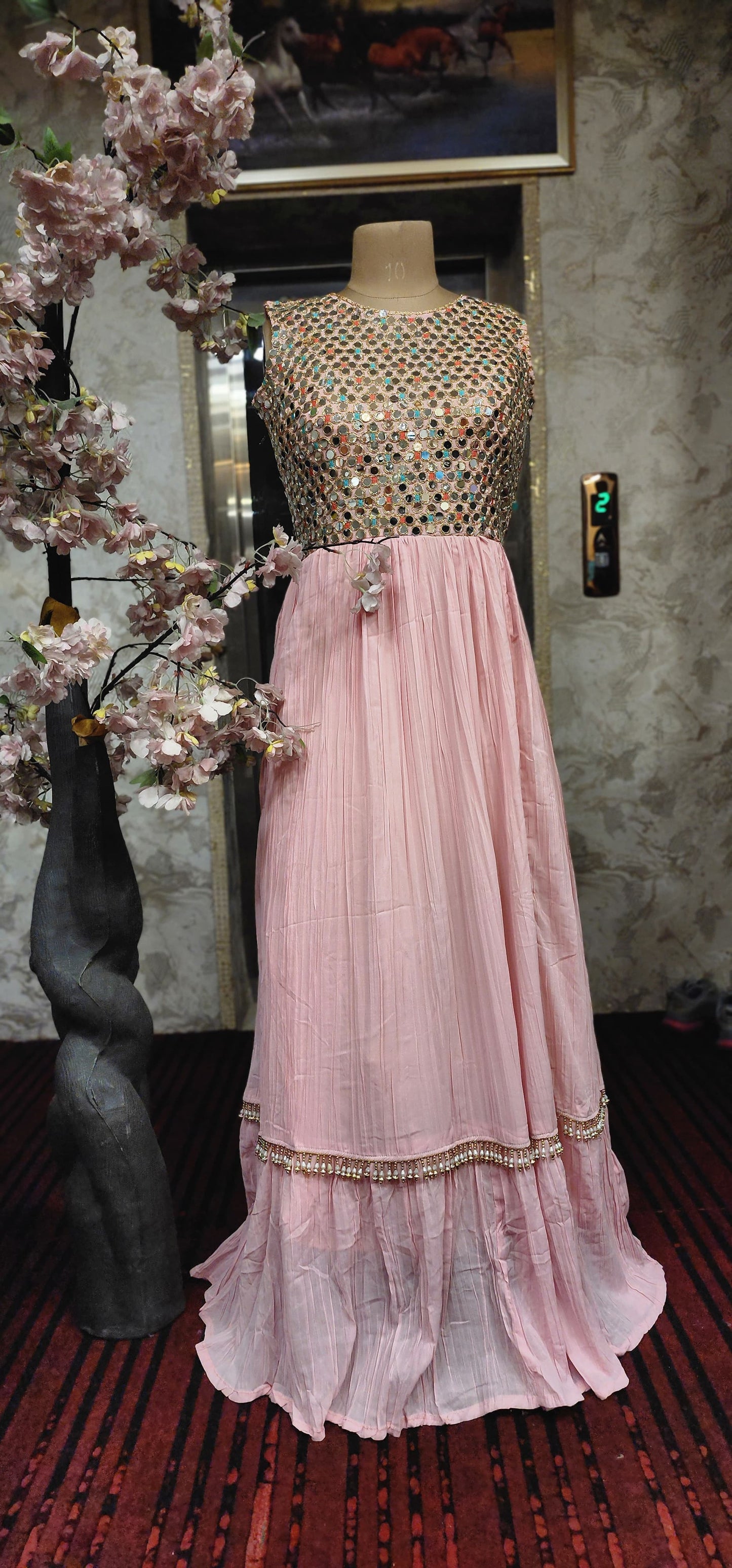 Dress (G000K5)