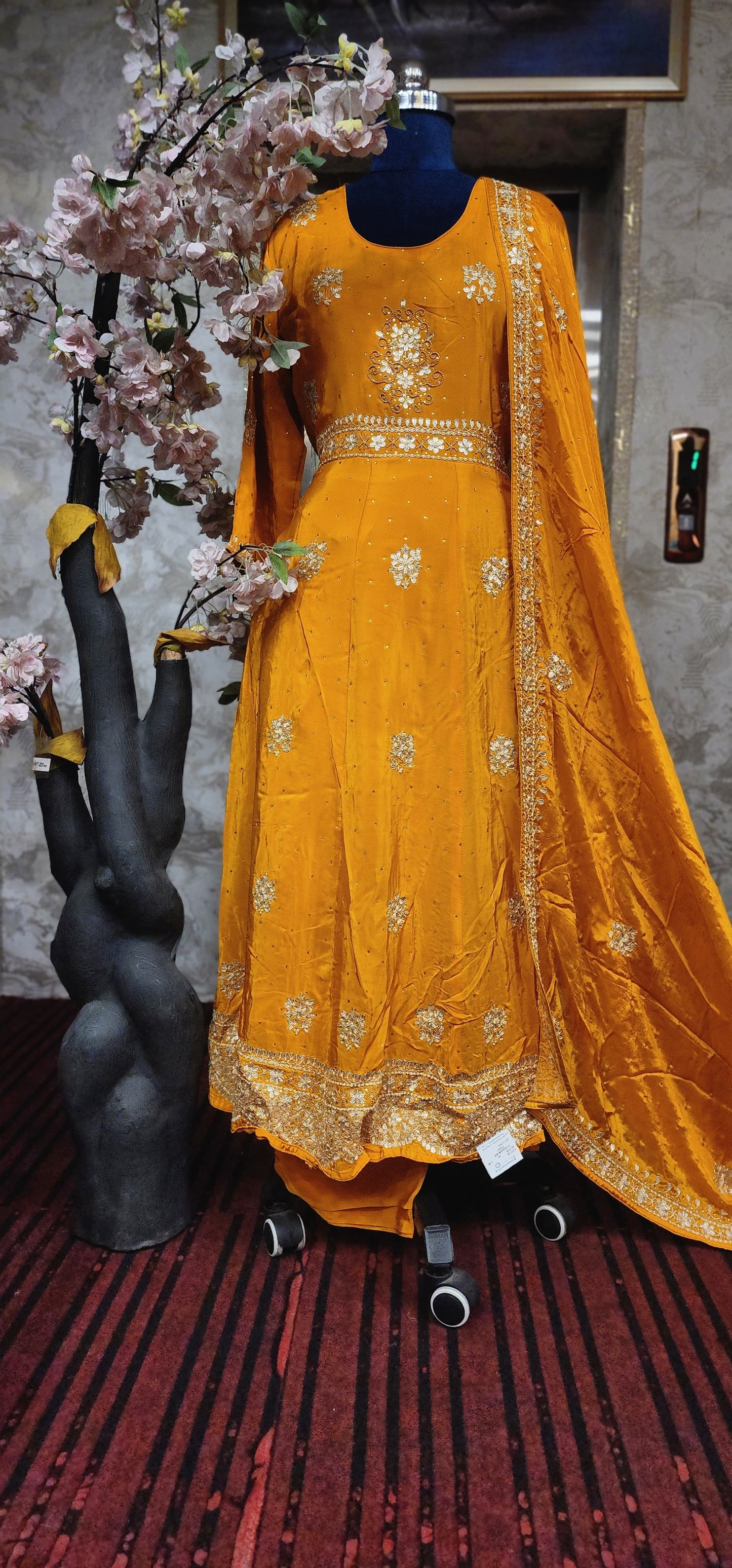 Anarkali suit (F000QS)