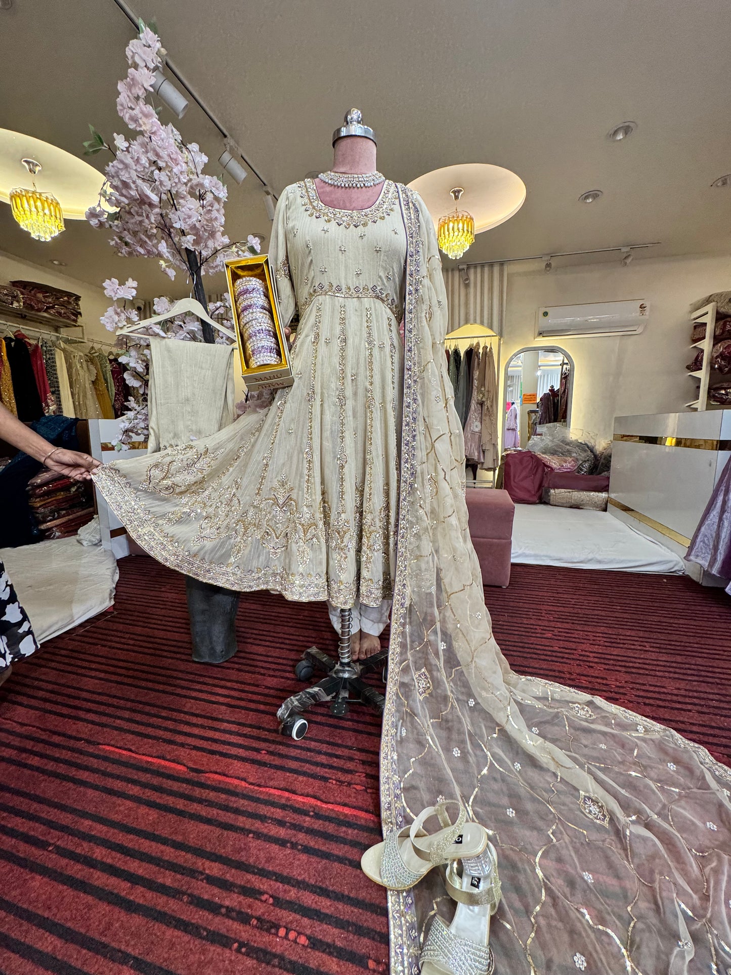 Anarkali suit (M)