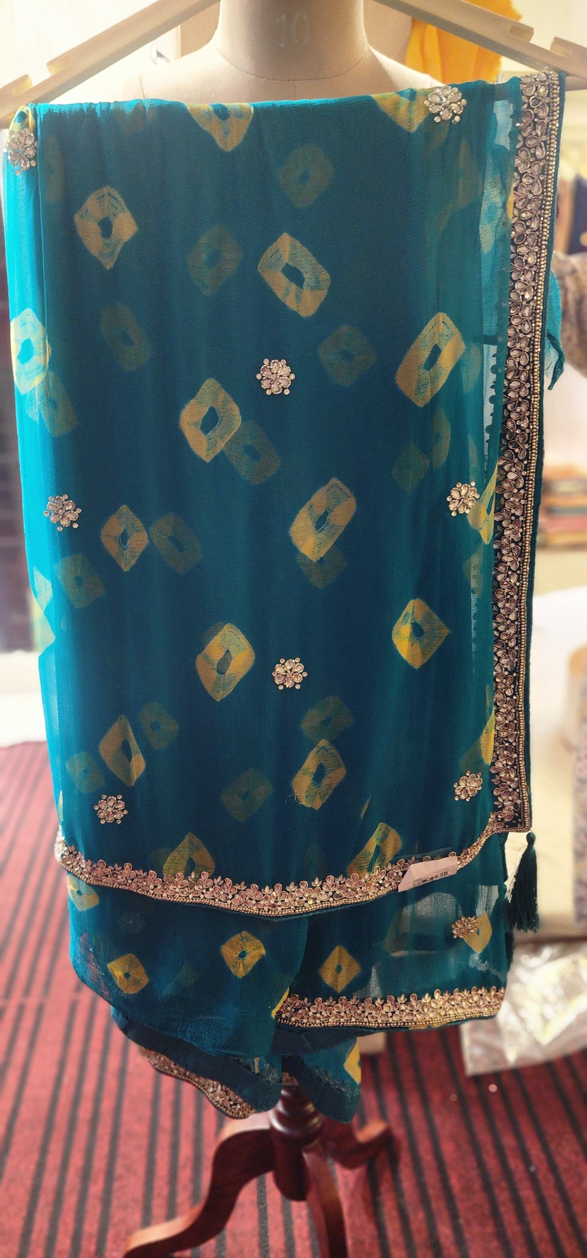 Saree (G000LE)