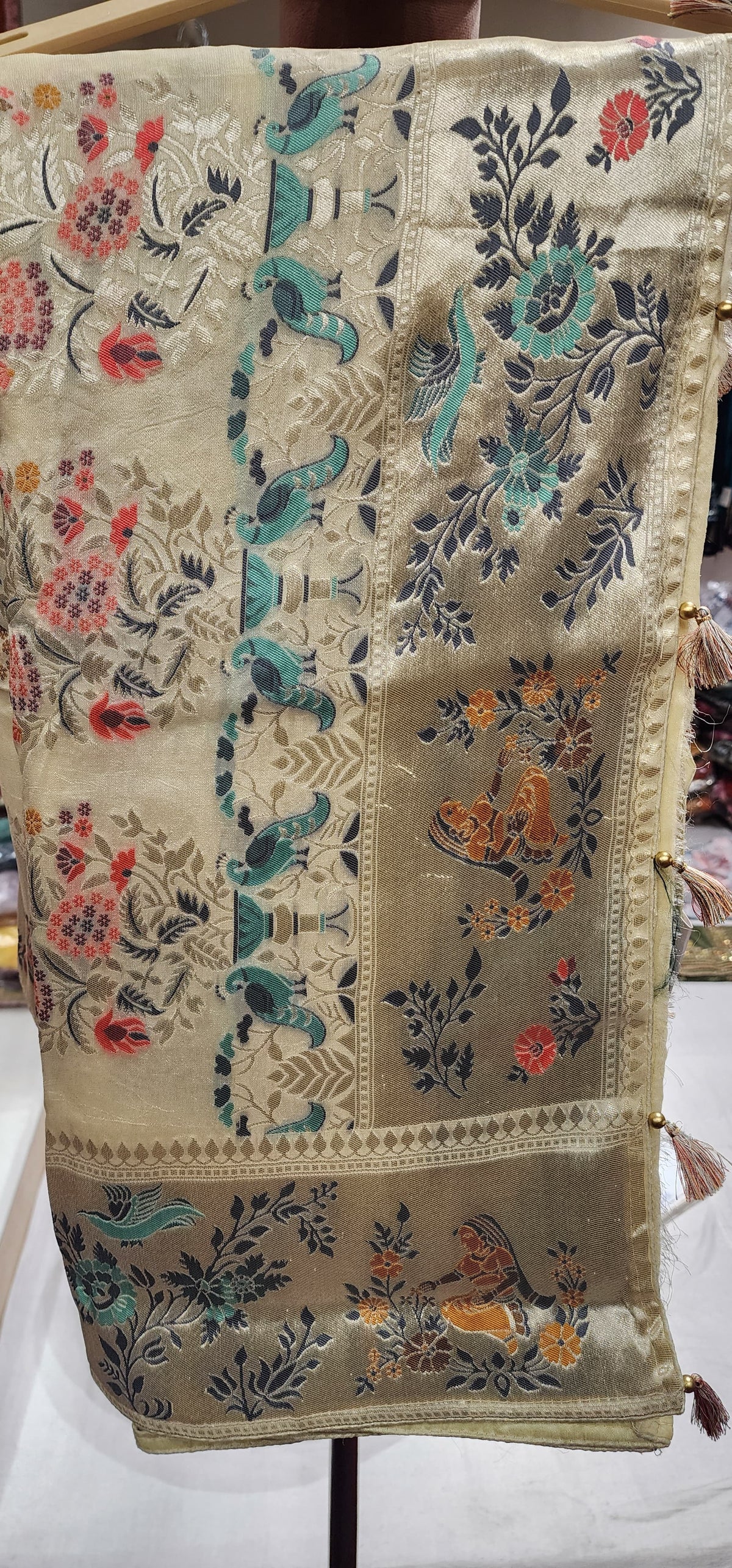 Saree (G01GU)