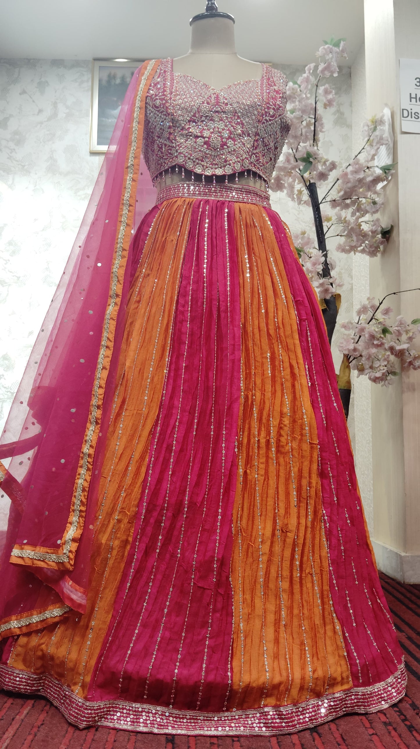 Lehenga (G01LJ)