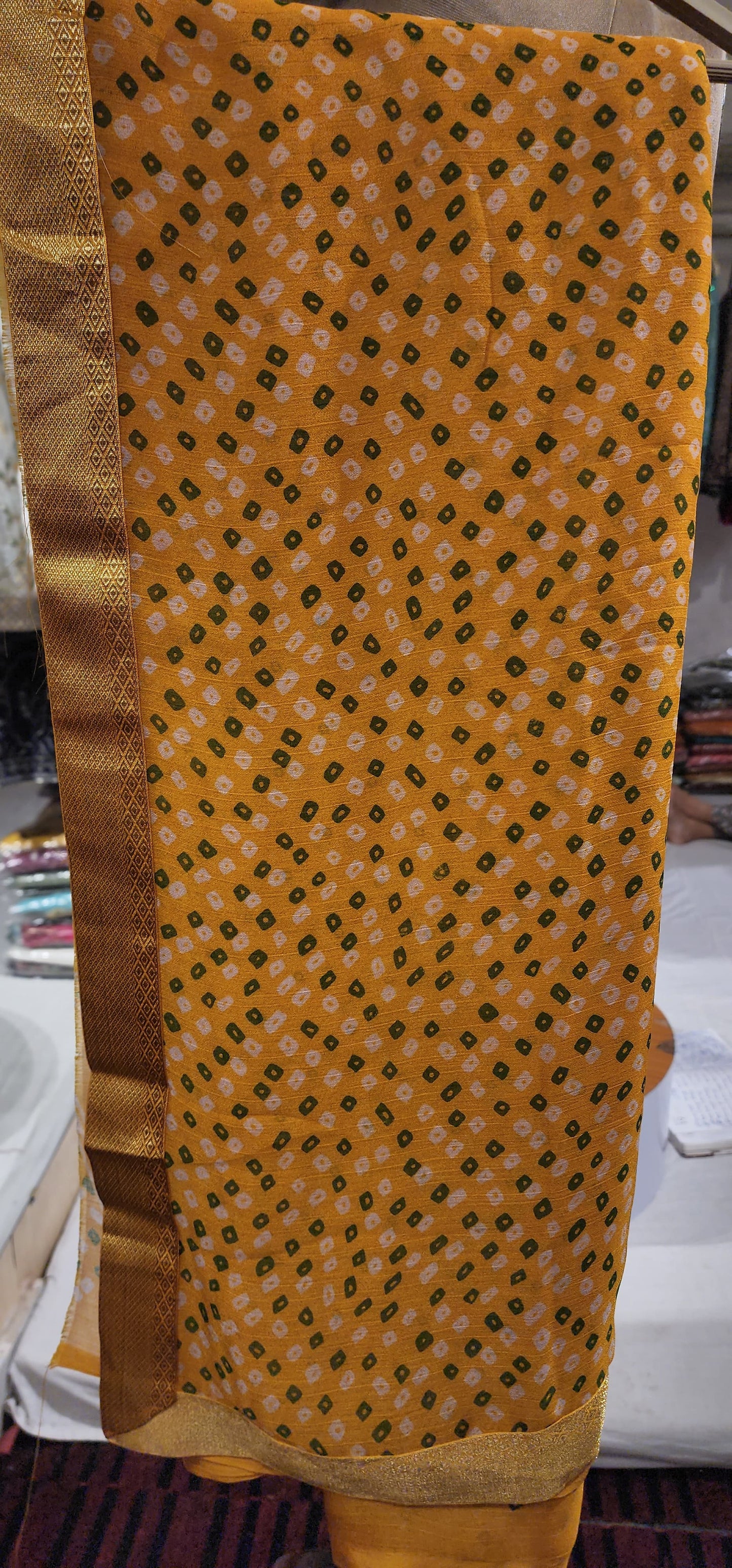 Saree (G01Q9)