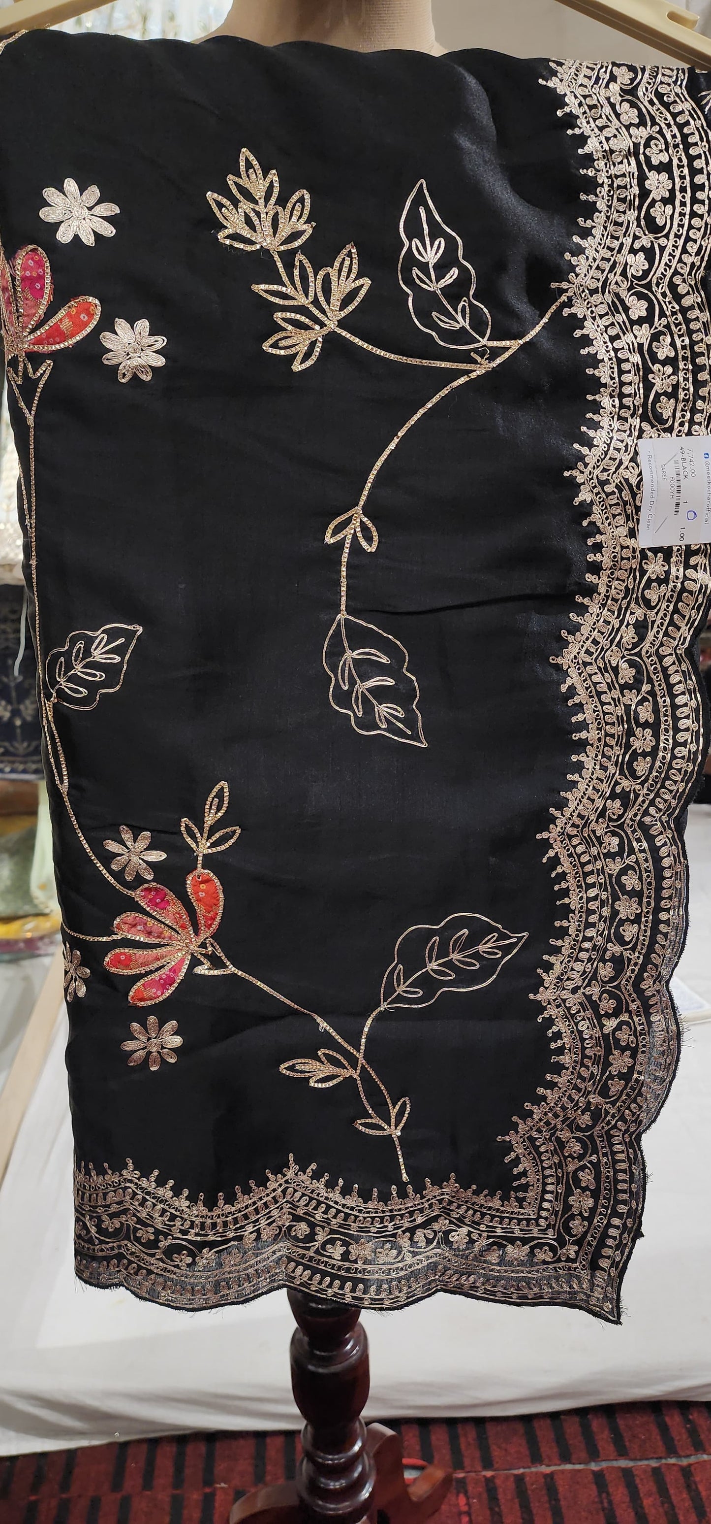 Saree (F000YH)
