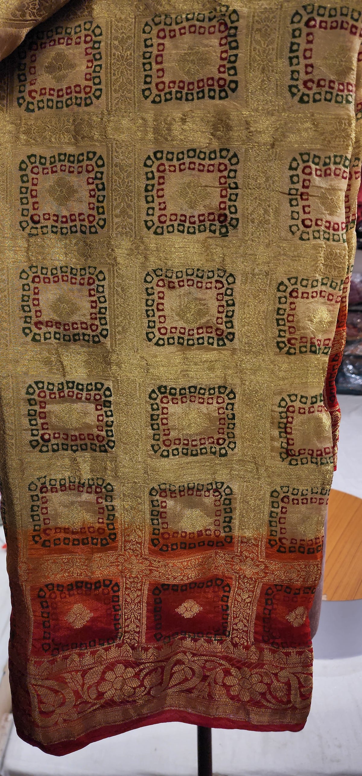 Saree (G000LB)