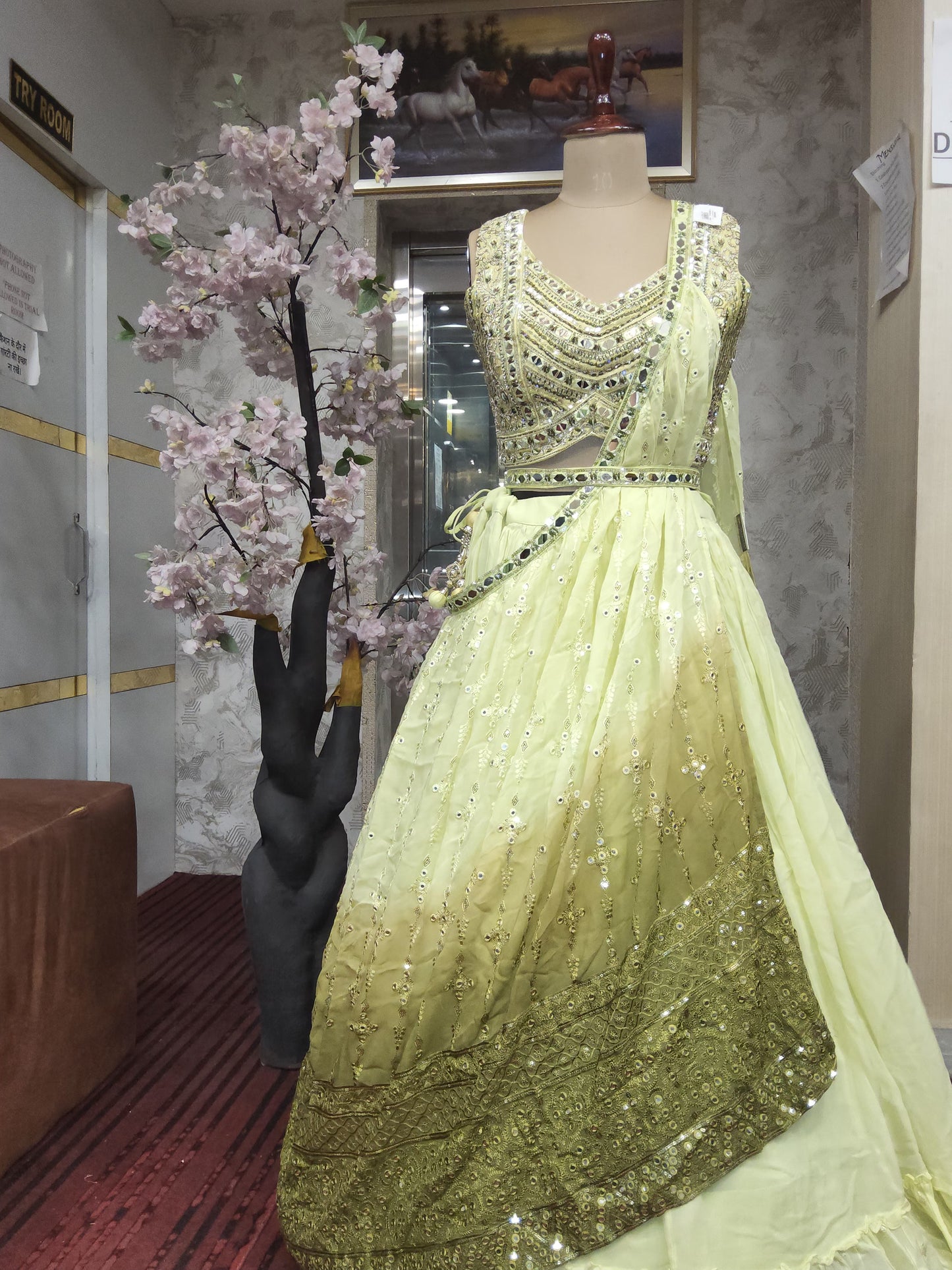 Lehenga (G000O9)