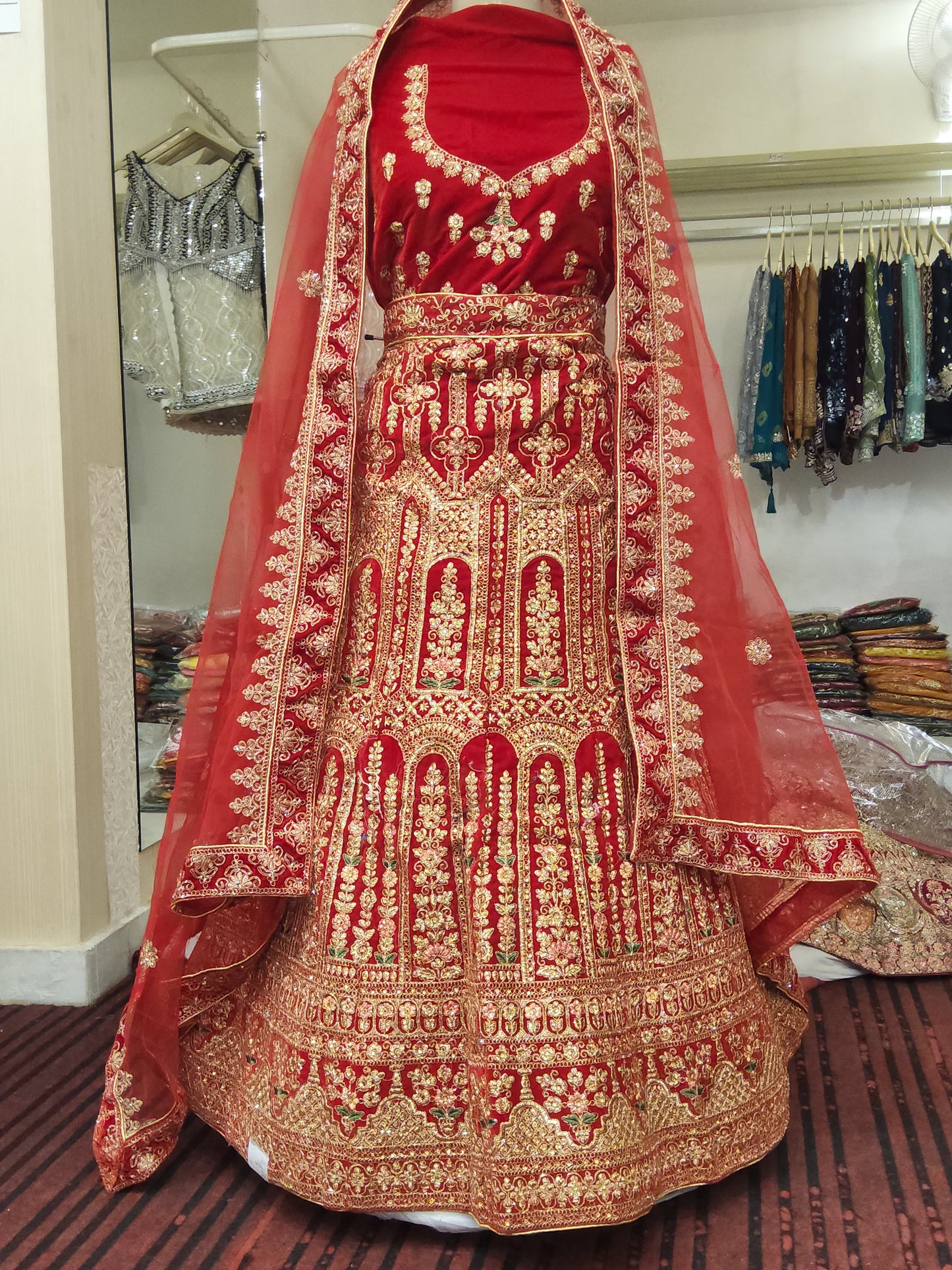 Bridall lehenga (F000GQ)