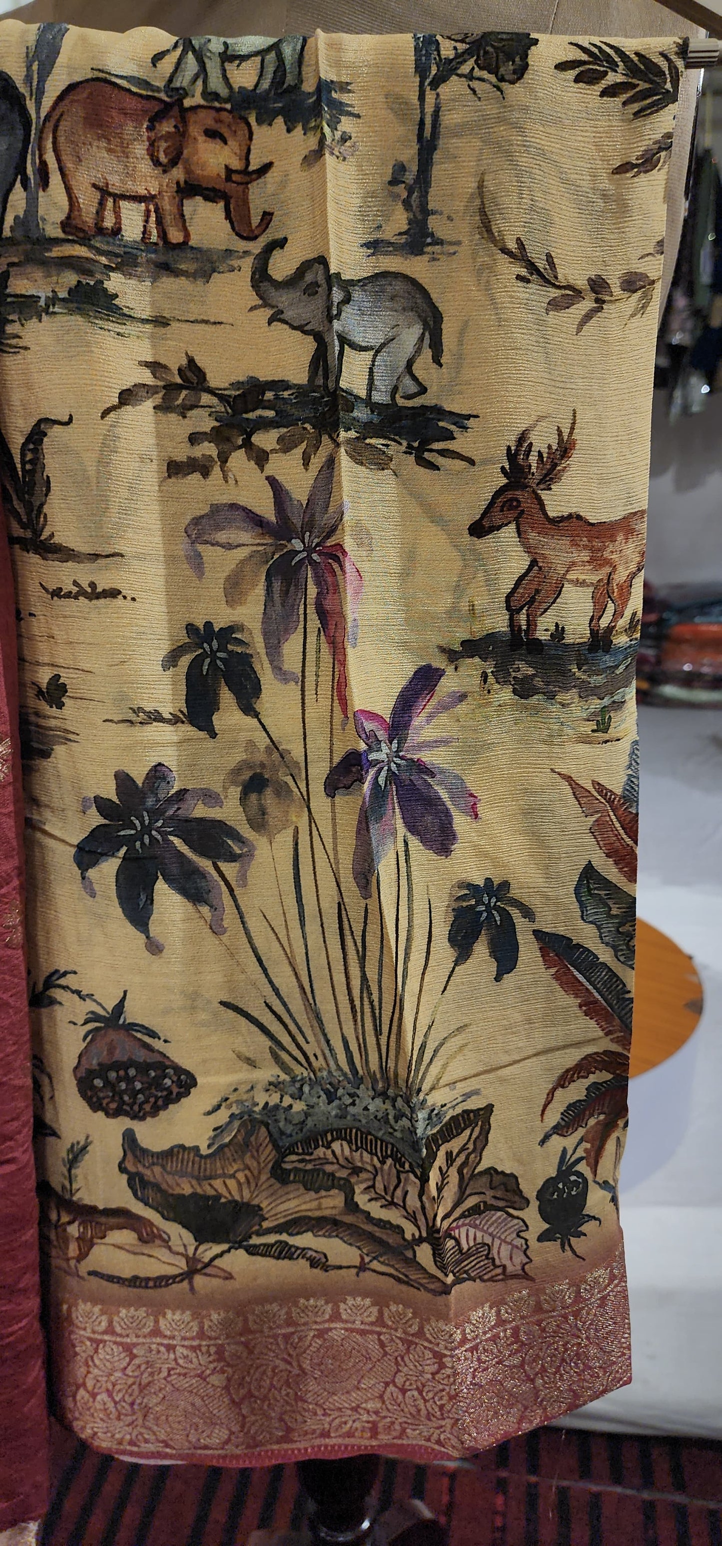 Saree (G000N4)