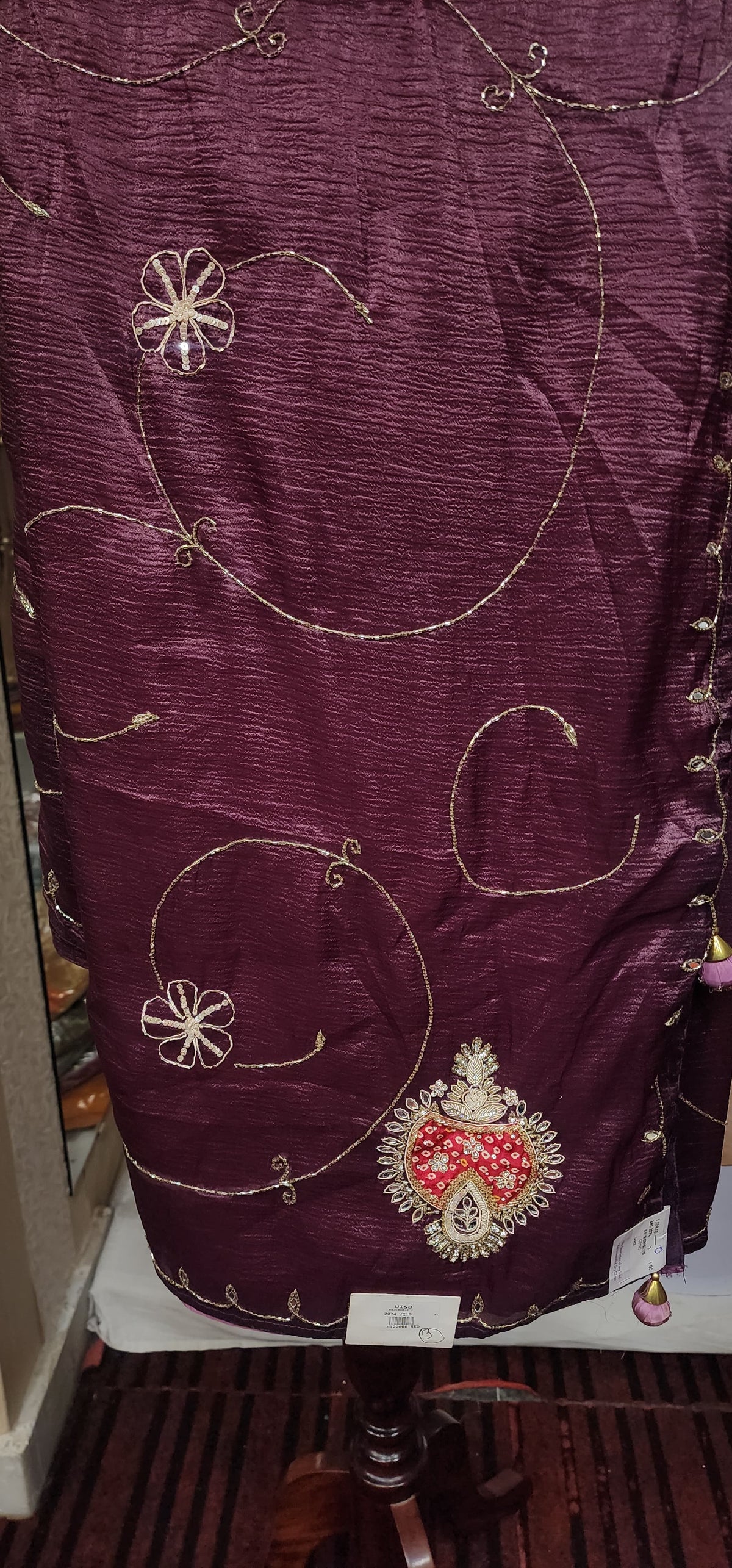 Saree (G01N0)