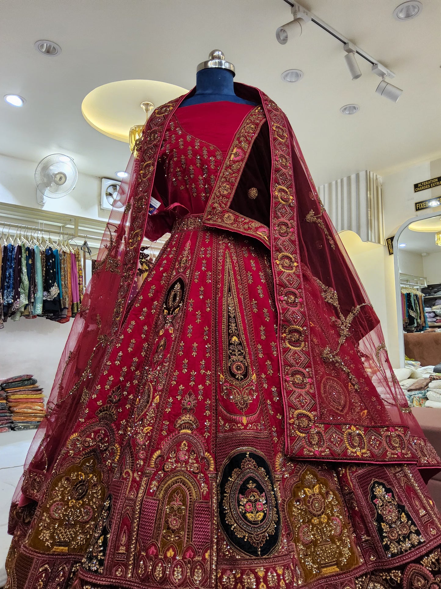 Bridal lehenga (F002JQ)