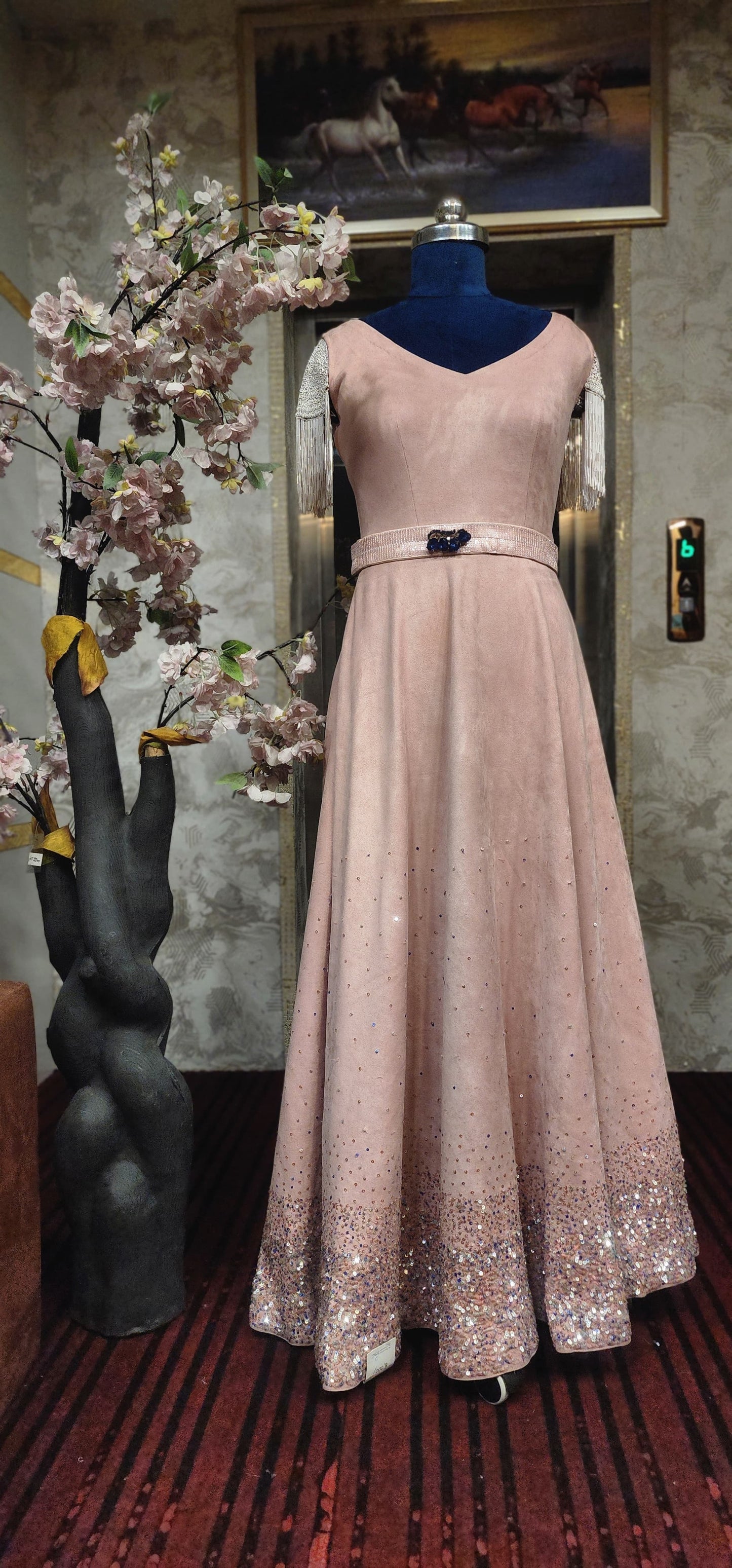 Gown (M)