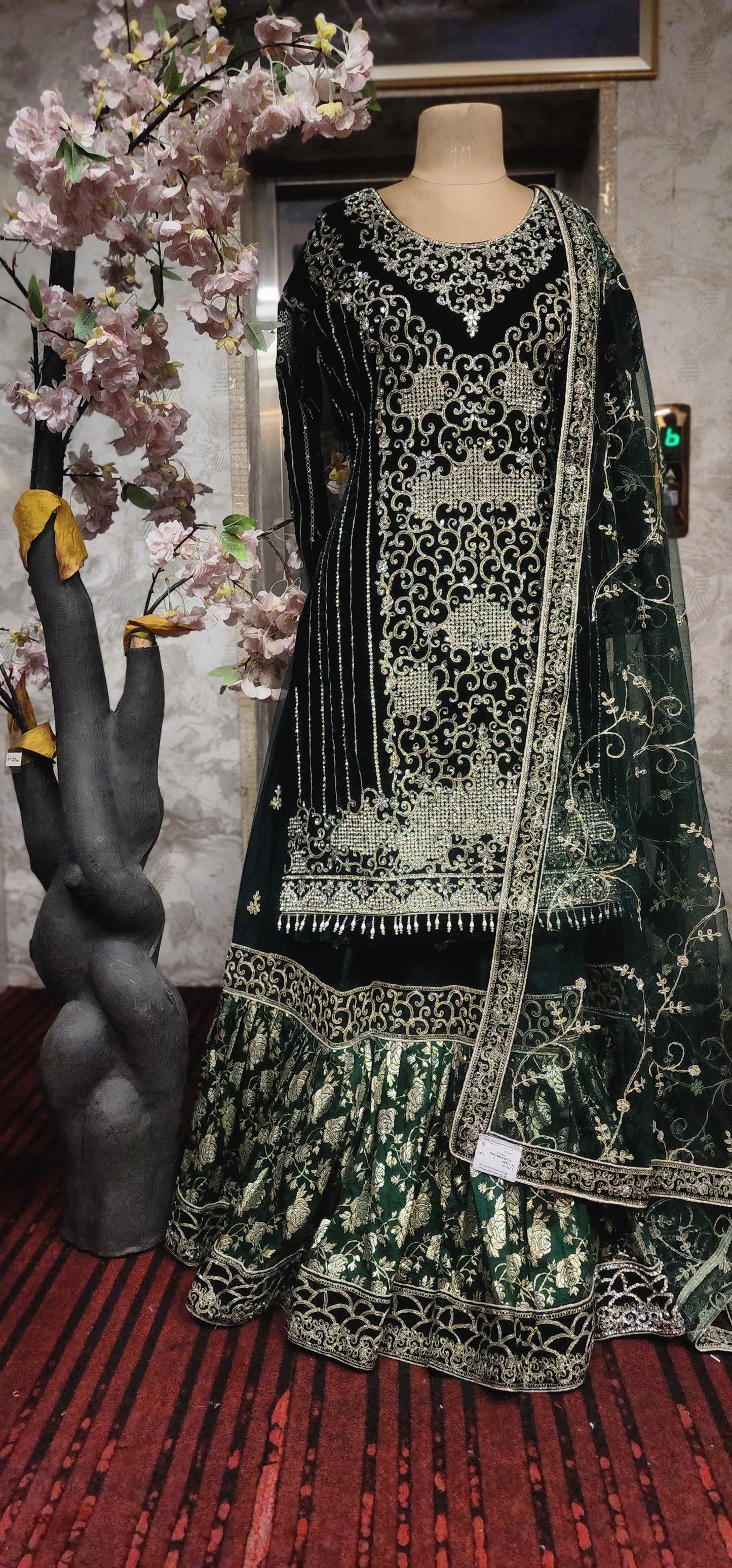 Lehenga kurti (F001UE)