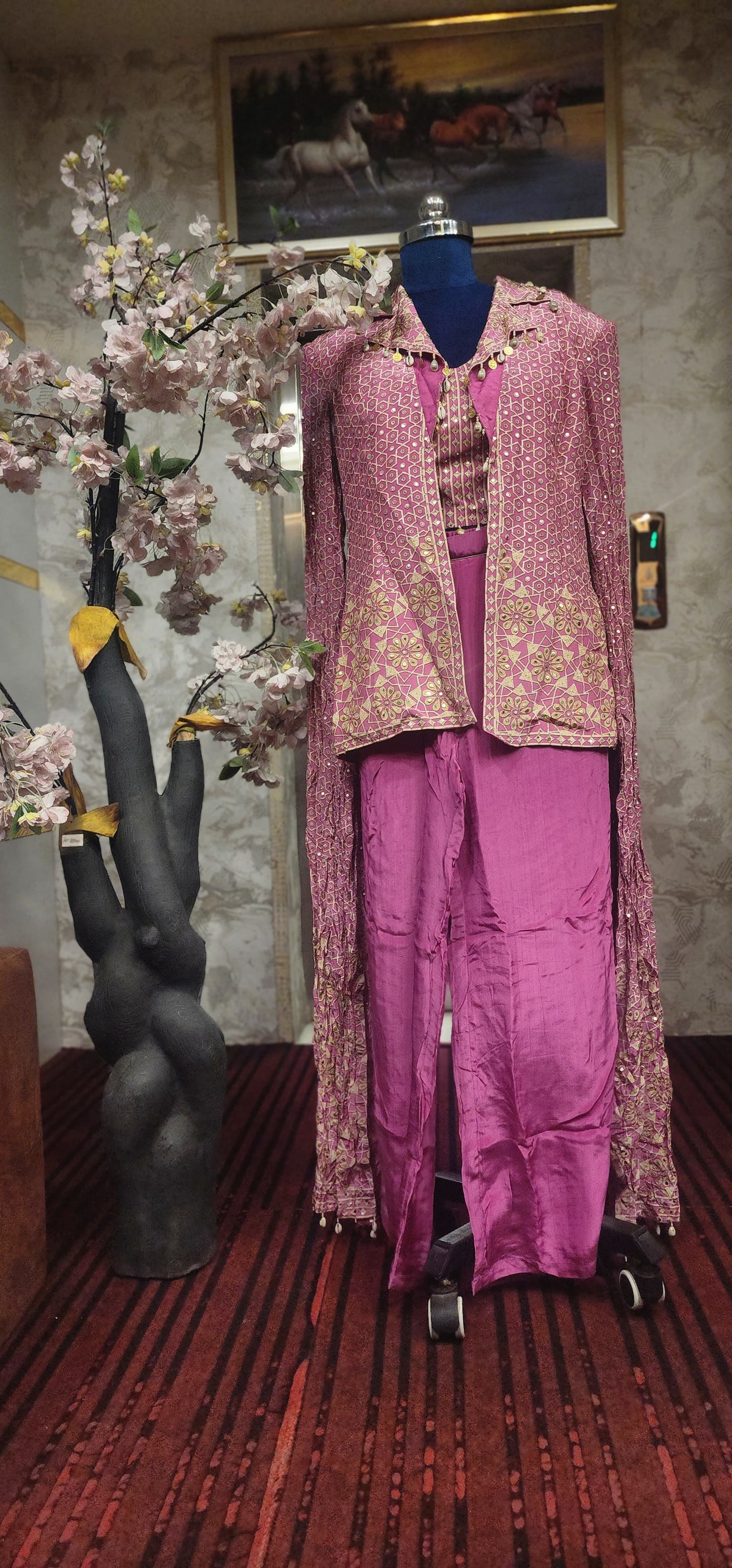 Indowestern (G01H4)