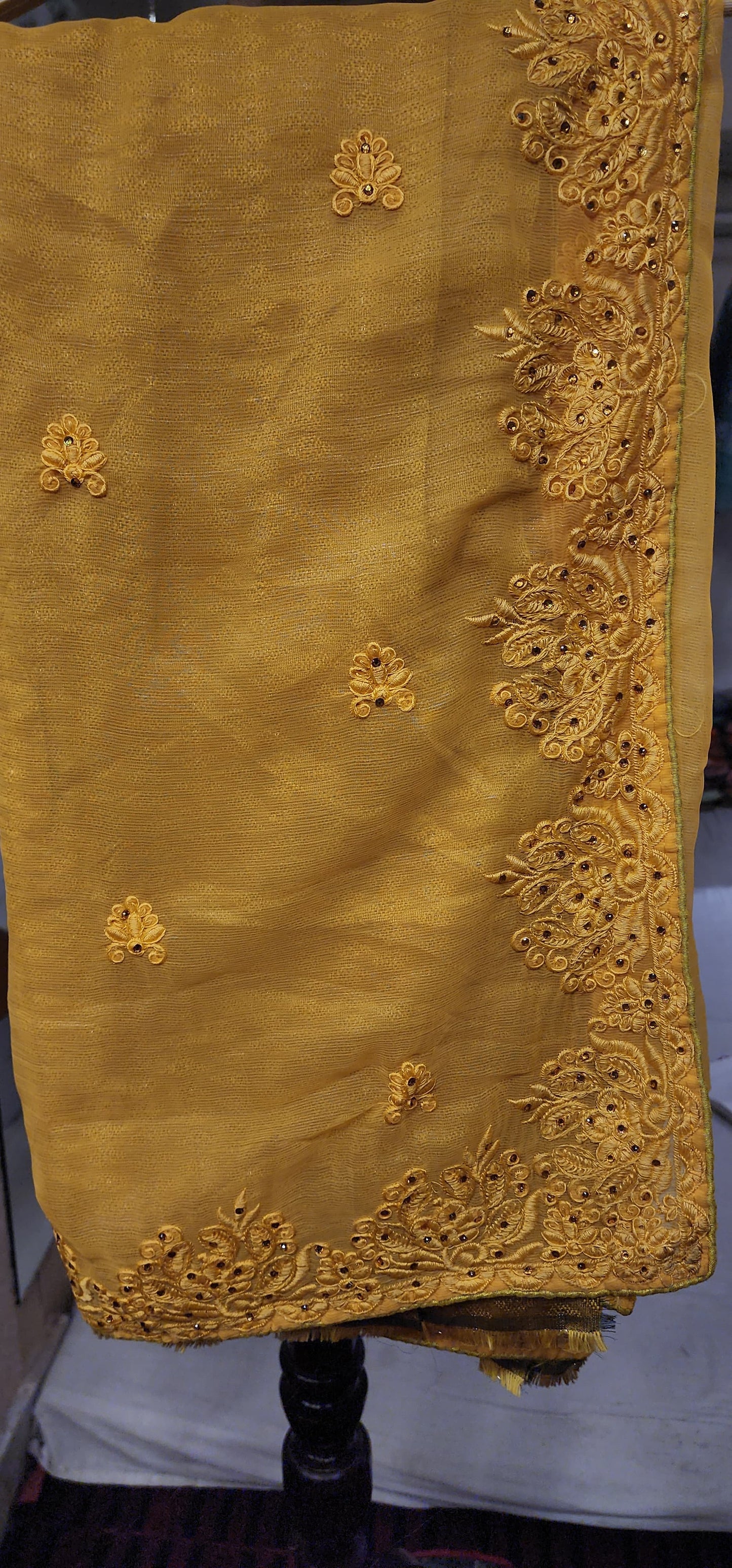 Saree (F000ZE)