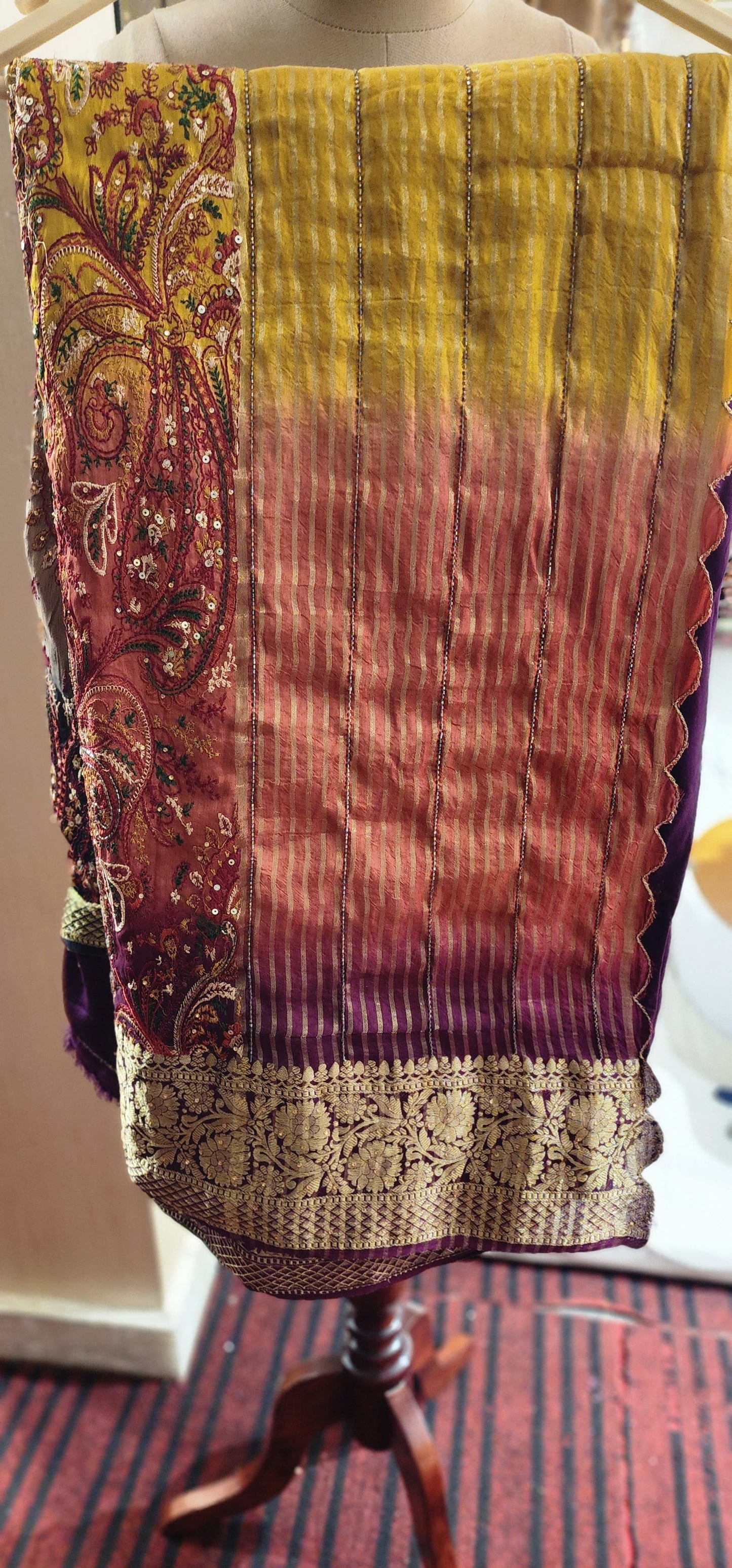 Saree (G01Q4)