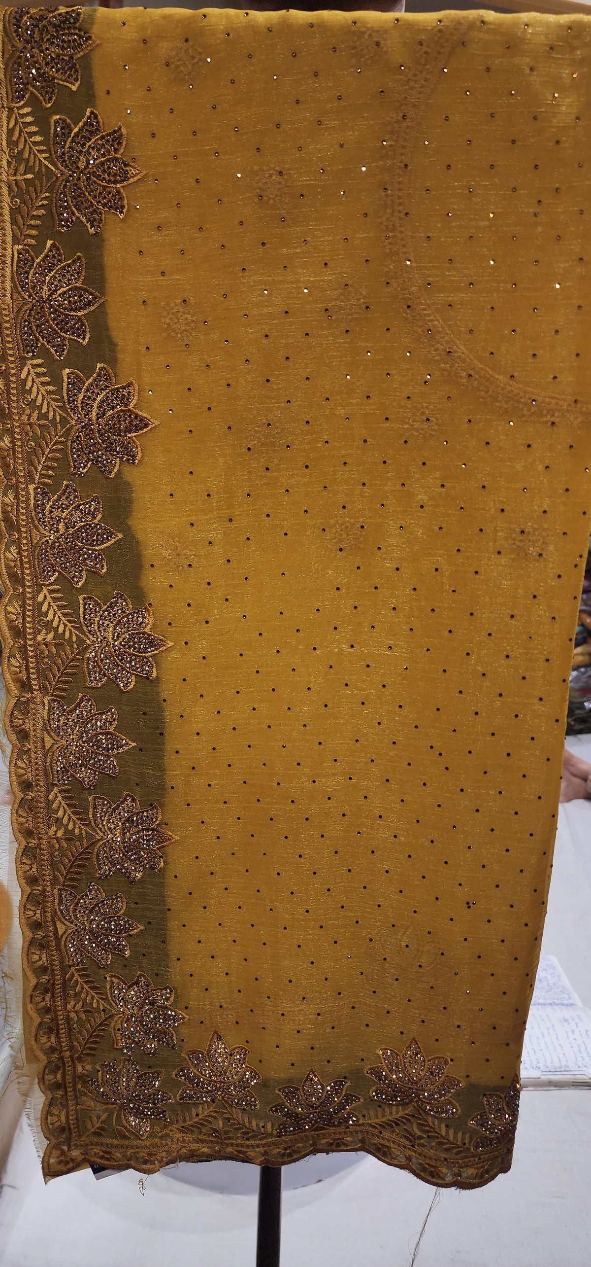 Saree (G000NG)