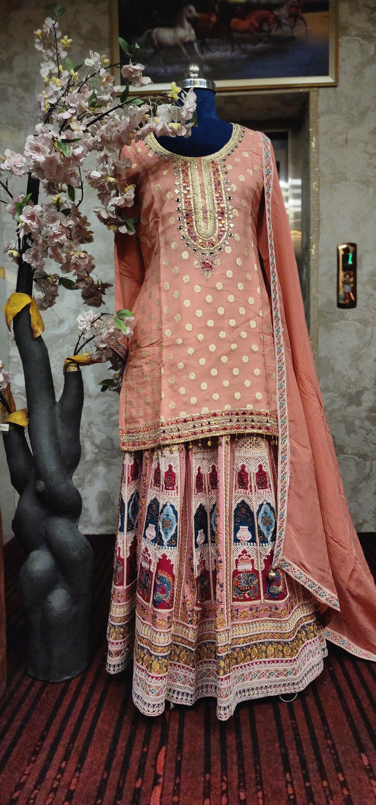 Lehenga Kurti (73285)