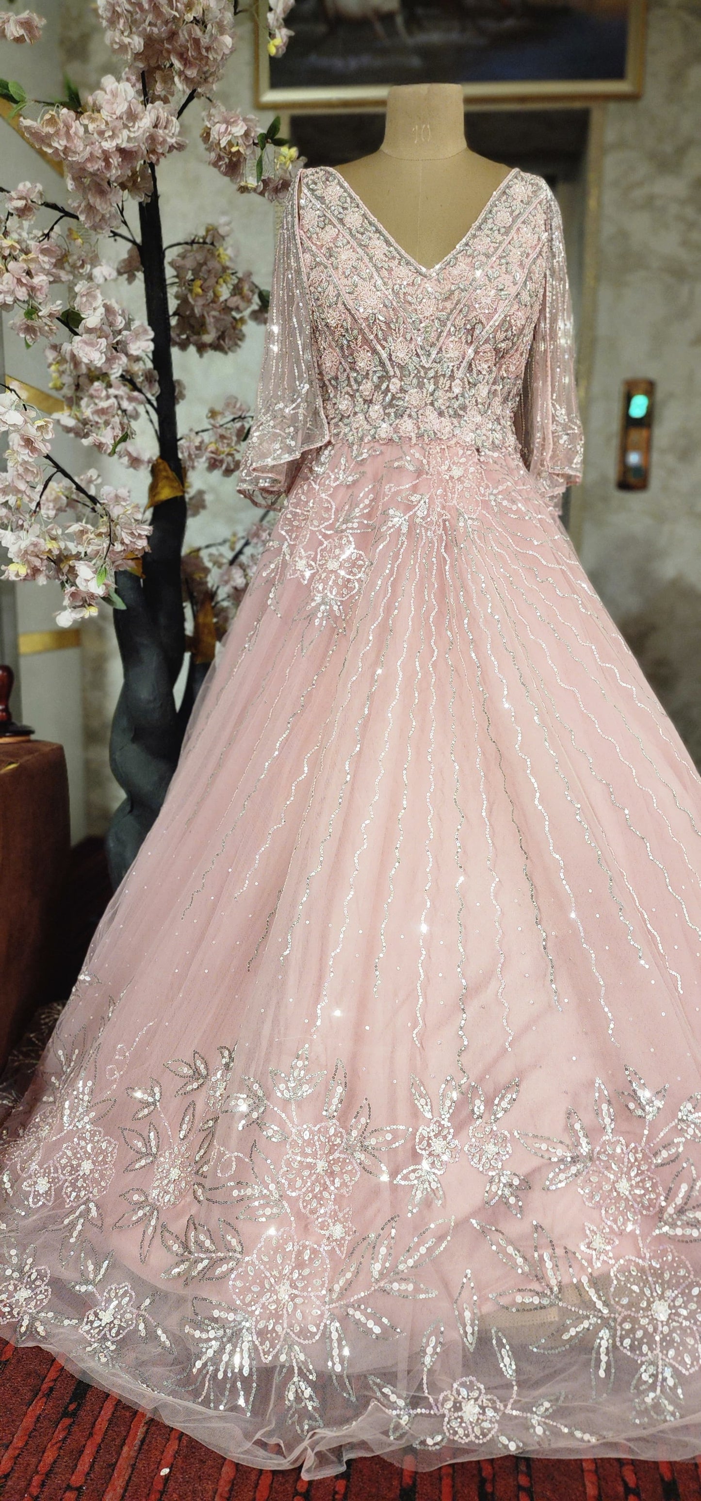 Gown (F001T5)